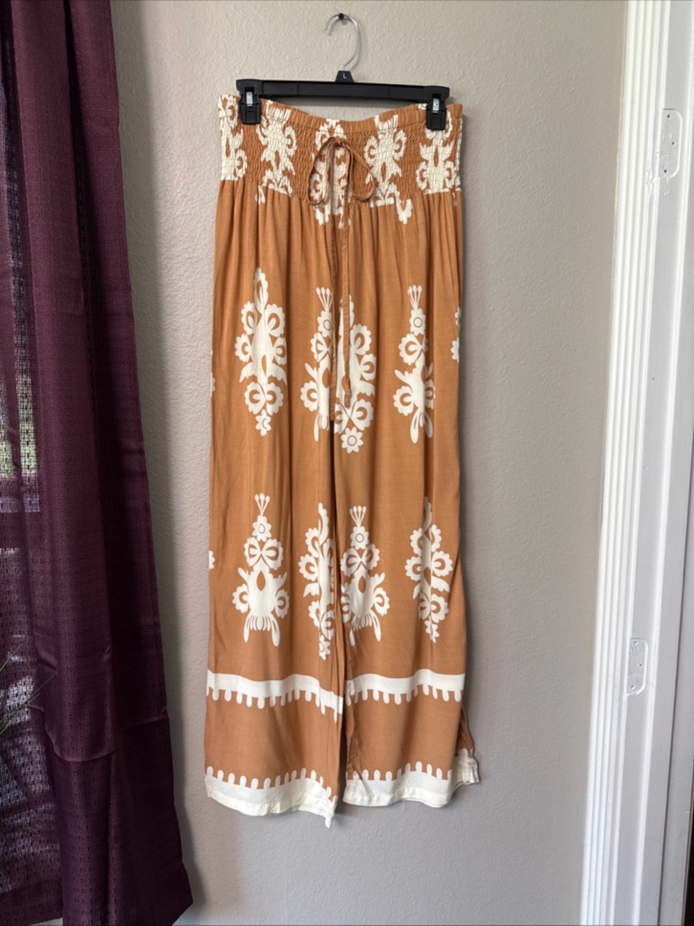 B1/5 Boutique Camel/Off-White Palazzo Pants Size Medium